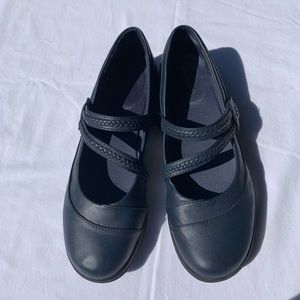 BareTraps Navy Mary Jane Shoes Women’s Size 10M